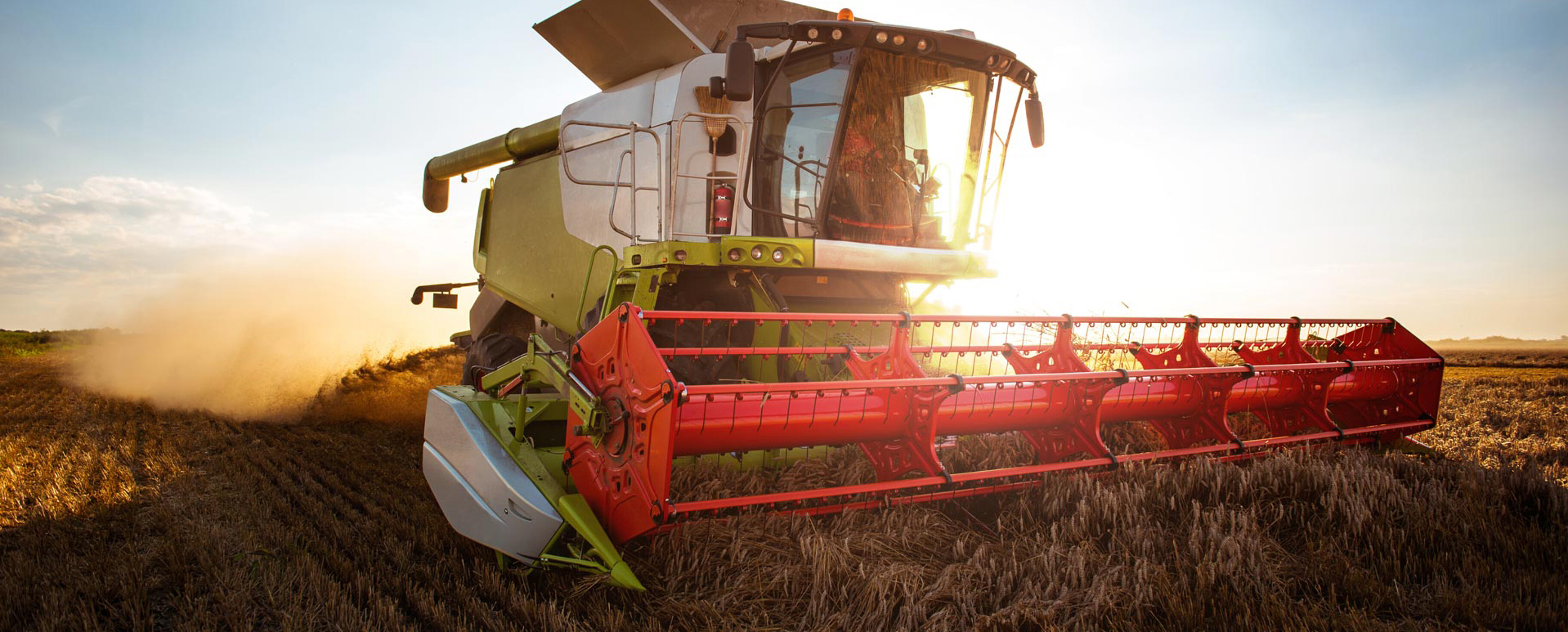 Mähdrescher Landmaschine auf Feld