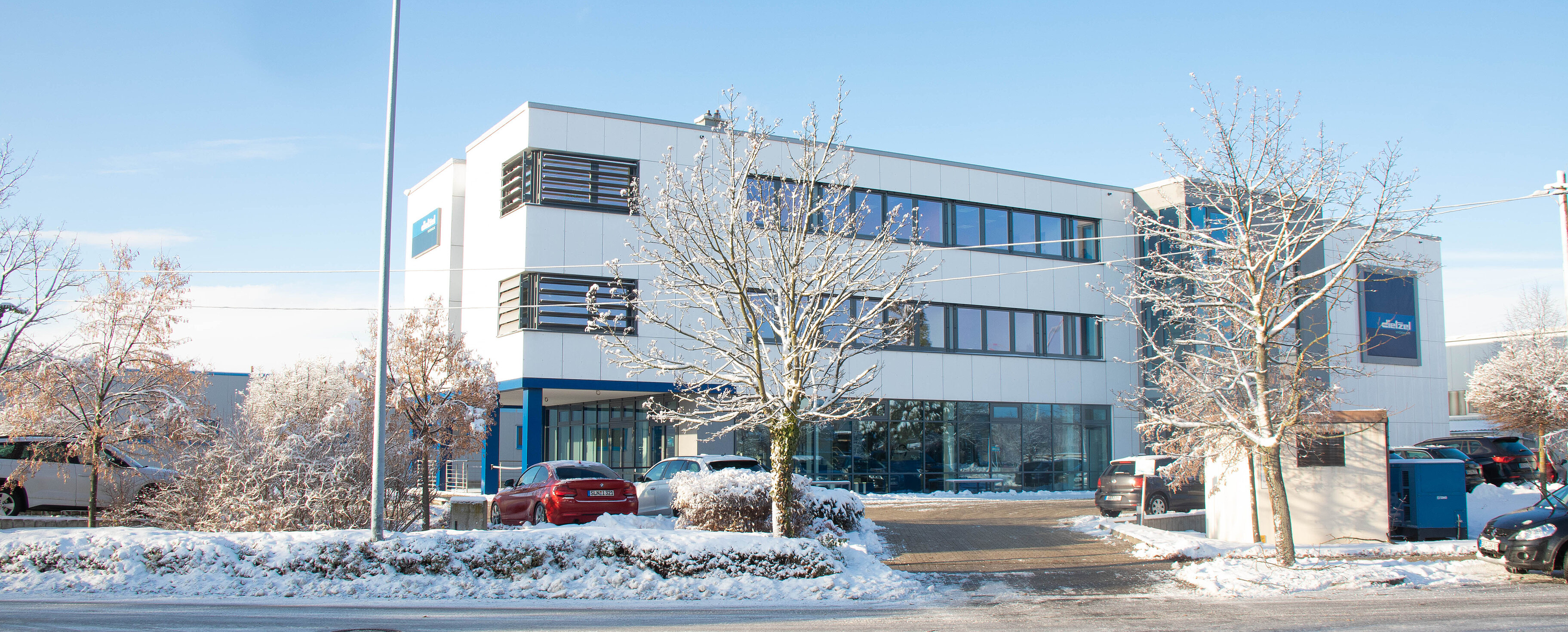 Dietzel Hydraulik Verwaltungsgebäude im Winter